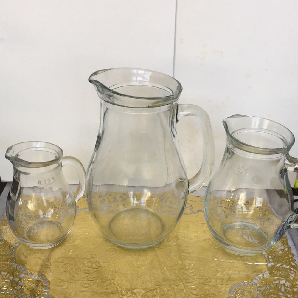 NWT Circleware Set of Three Serving Pitchers